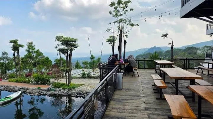 Outdoor Dining Embun Village